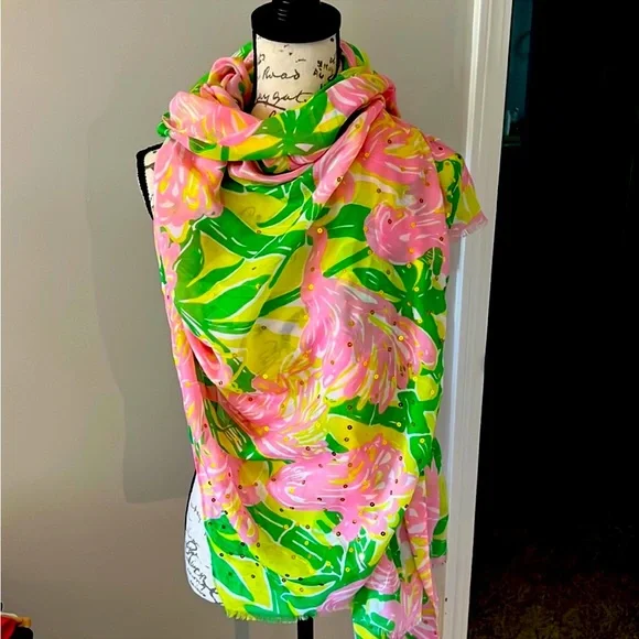 RARE LILLY PULITZER RESORT
SCARF WRAP
OVERSIZED - Picture 6 of 8